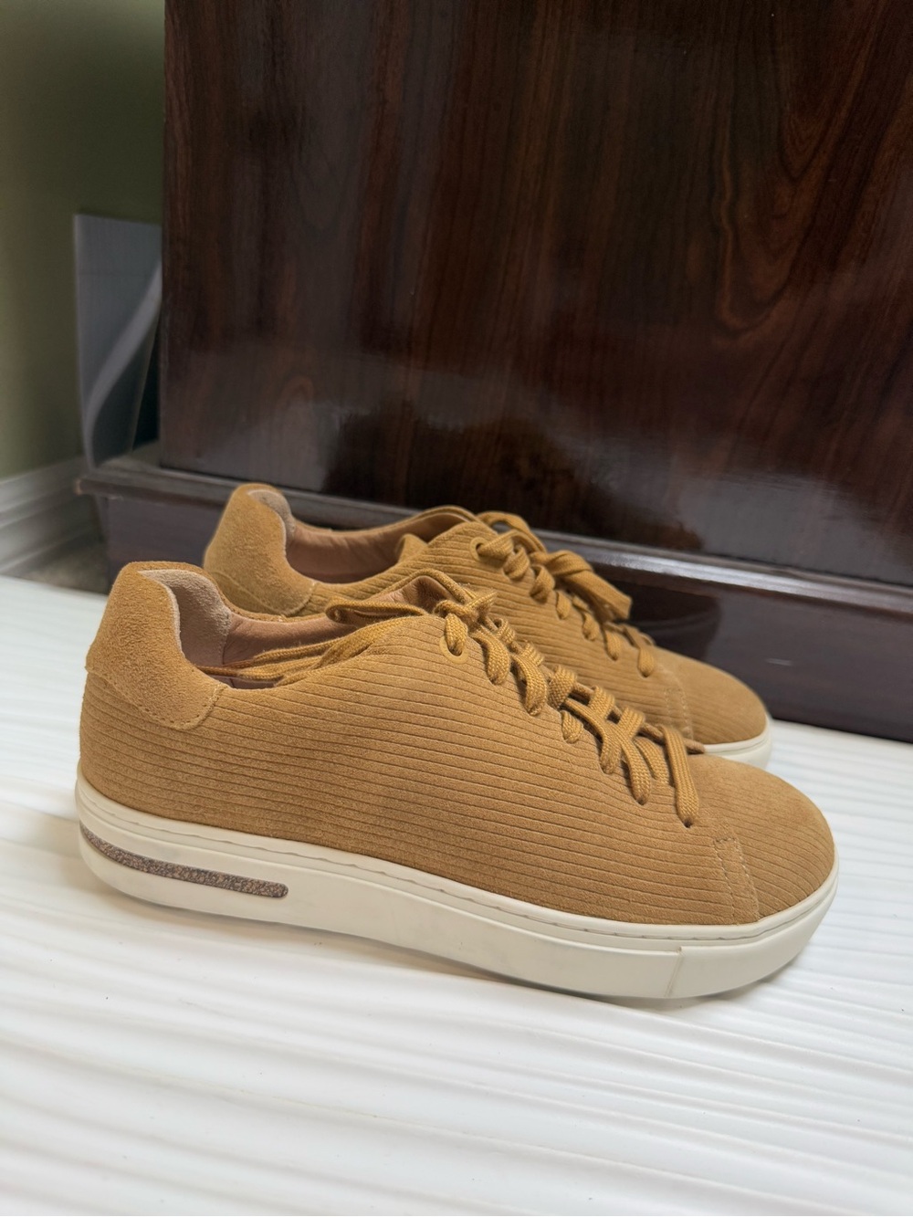 Birkenstock women Low-Top Corduroy Sneakers in Camel Brown size 5-5.5